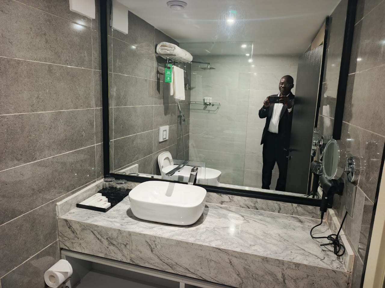 Executive Room bathroom